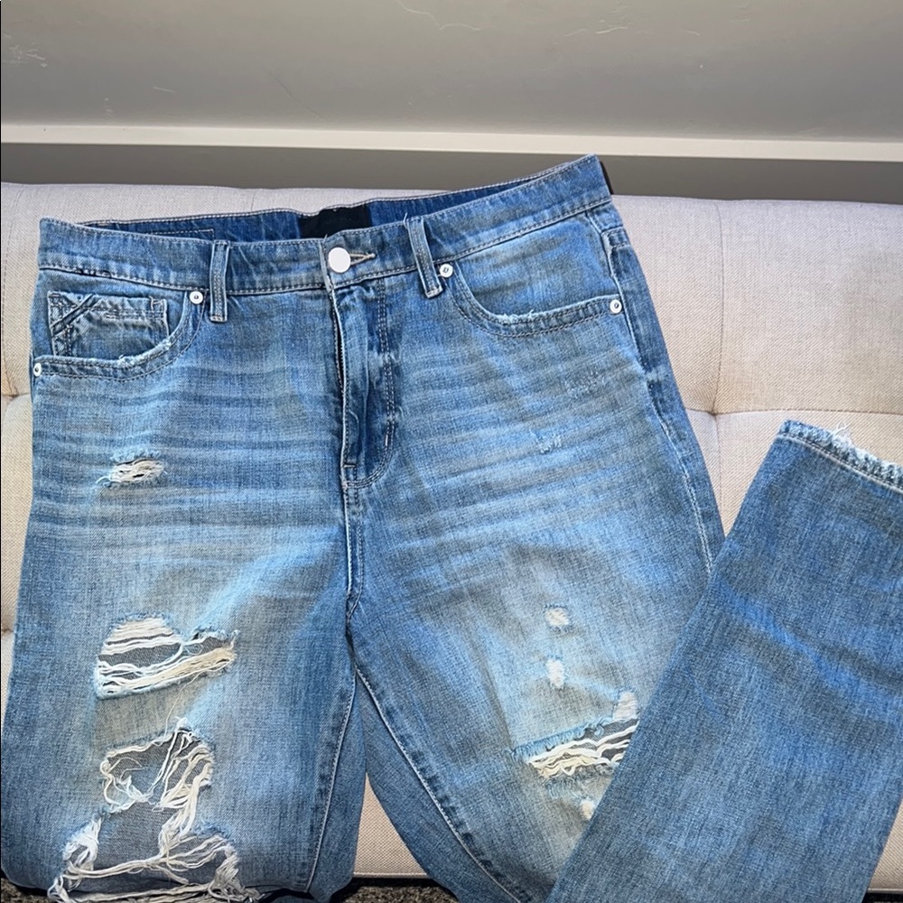 Buckle Women’s Light Blue Distressed Slim Jeans